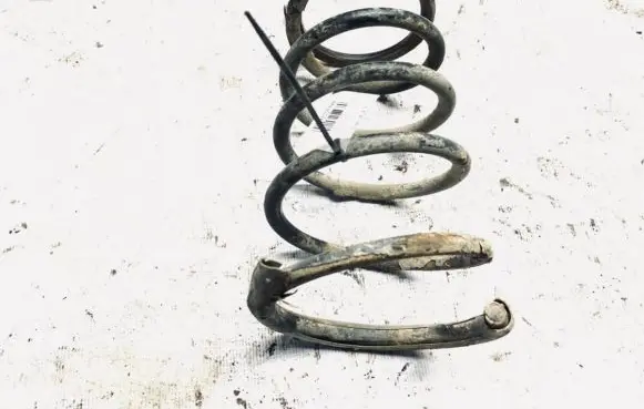Nissan X-Trail T30 Rear coil spring