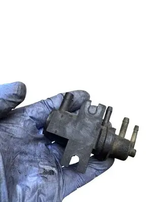Mercedes-Benz E W212 Turbo solenoid valve A0071531428 09T322 70078203