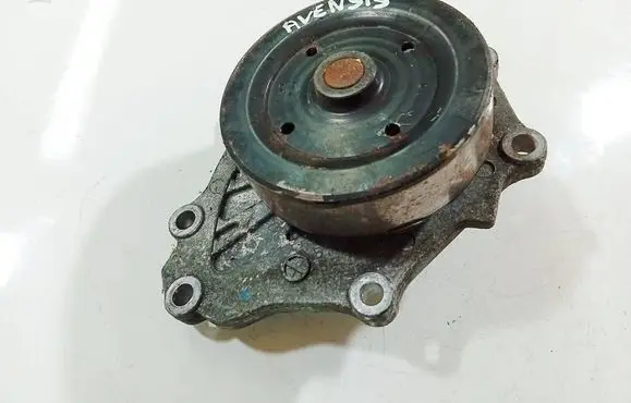 Toyota Avensis T250 Water pump 