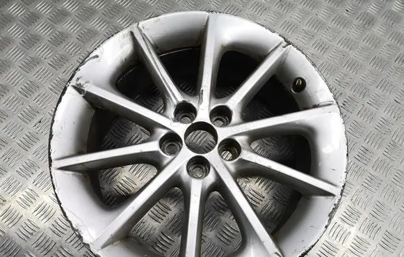 Lexus CT 200H R17 alloy rim 