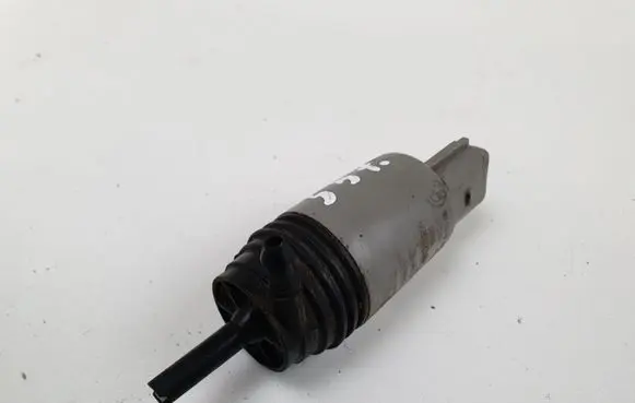 BMW 5 E60 E61 Windscreen/windshield washer pump 6934159