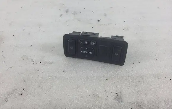 Toyota Avensis T250 Wing mirror switch 183575