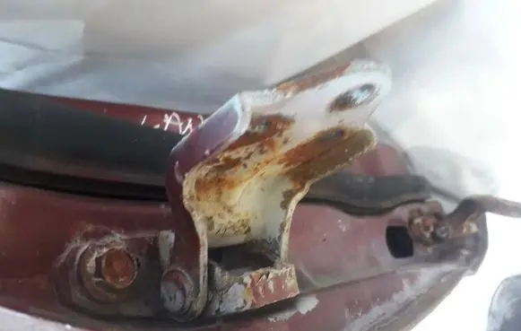 Mitsubishi Lancer Front door upper hinge