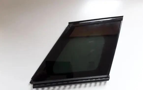 Land Rover Evoque I Rear side window BJ3229600