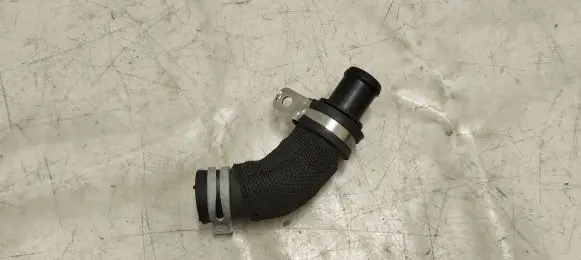 Mercedes-Benz A W176 Engine coolant pipe/hose A1332000252