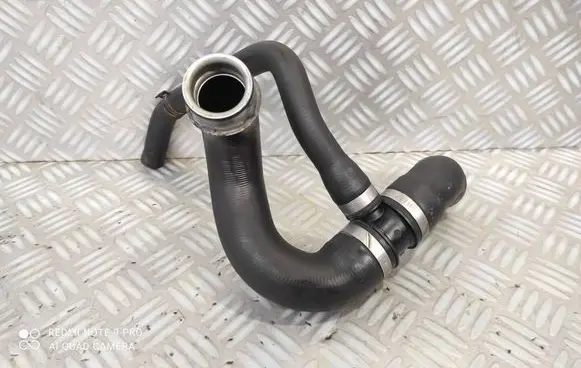 Engine coolant pipe/hose