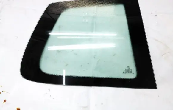 Peugeot 206 Rear side window