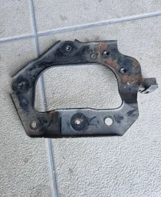 Toyota Avensis T270 Battery bracket 