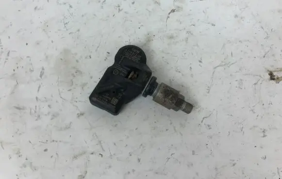 BMW 5 F10 F11 Tire pressure sensor 6798872 37720RSSRA40B