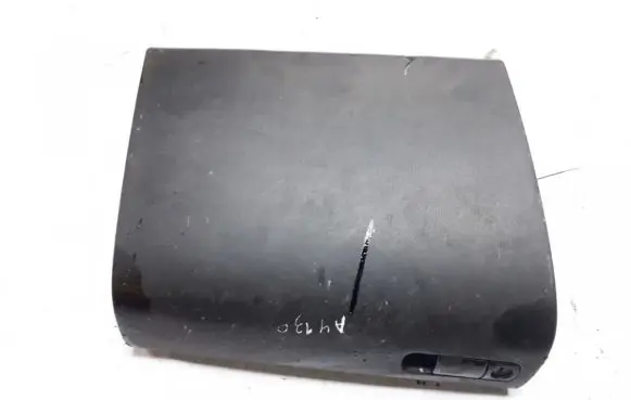 Mazda 3 I Glove box