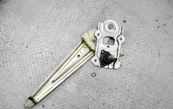 Rear door manual window regulator