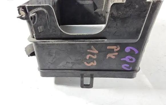 Volkswagen Polo IV 9N3 Battery box tray 6Q0915419G