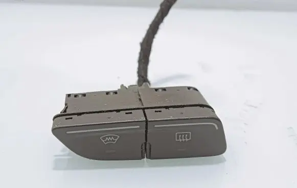 Ford Focus Windscreen/window heater switch Am5t18k574ab