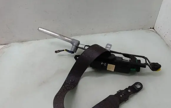 Volvo XC70 Front seatbelt 