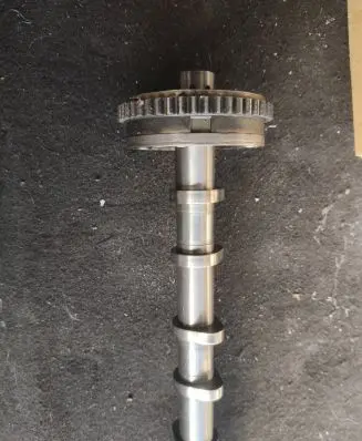 Volkswagen Golf VII Camshaft 06L101d