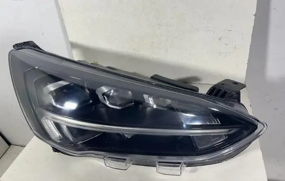 Ford Focus Headlight/headlamp JX7B13E014CE
