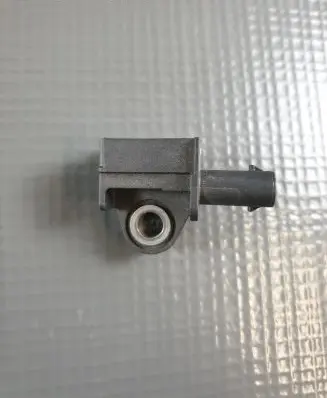 Volkswagen Golf VII Airbag deployment crash/impact sensor 5Q0907651