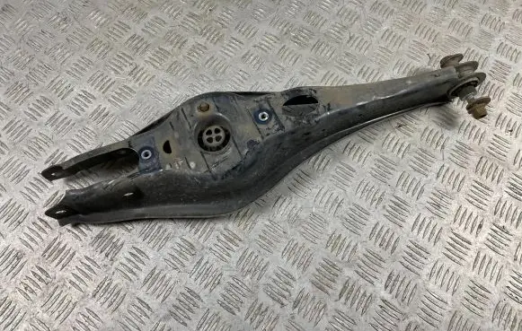 Rear control arm