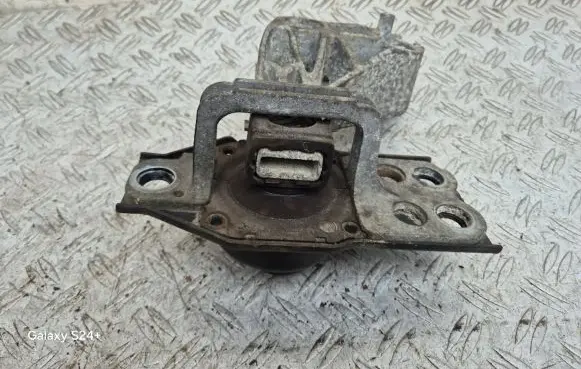 Nissan X-Trail T31 Engine mount bracket F6036100E F6036100