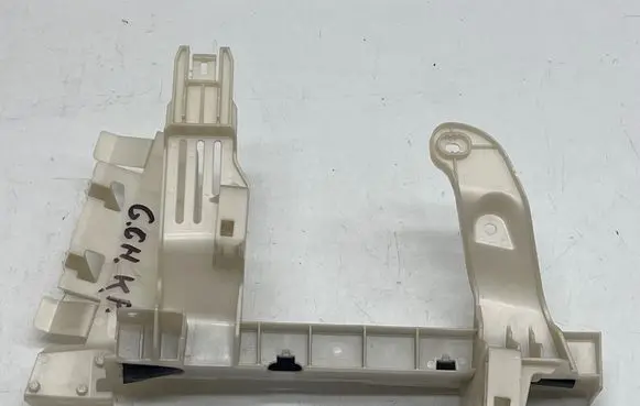 Jeep Grand Cherokee WL Front door window/glass frame 68499669 68499669AA
