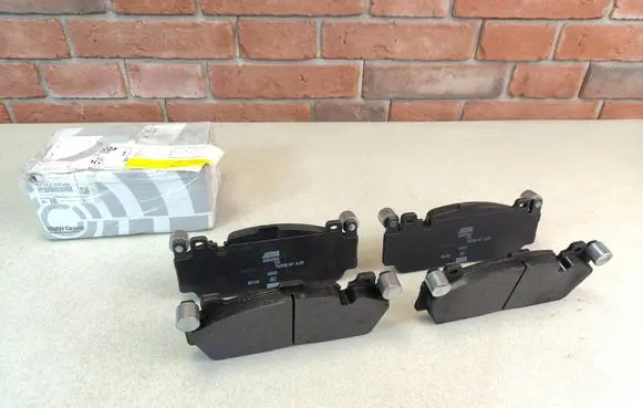 BMW M5 Brake pads (front) 2284869 2284369