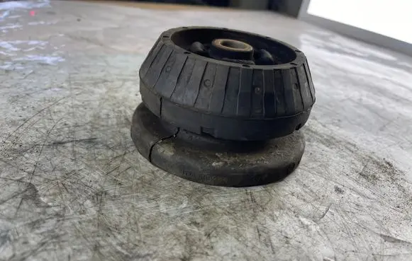 Mercedes-Benz Vito Viano W639 Front upper strut mount 1770000238