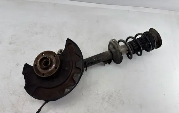 Volkswagen Golf VII Front wheel hub spindle knuckle 5Q0407257A