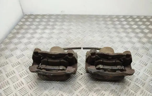 Nissan Qashqai Front brake caliper