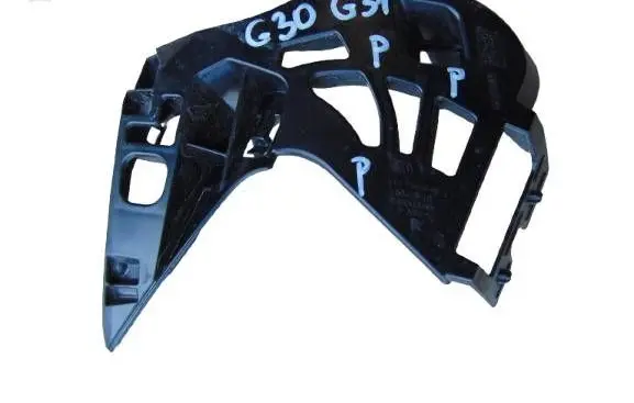 BMW 5 G30 G31 Front bumper mounting bracket 7385348