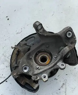 Mercedes-Benz C W205 Rear wheel hub 253
