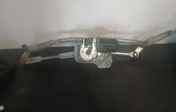 Volvo XC90 Front wiper linkage and motor 30753091