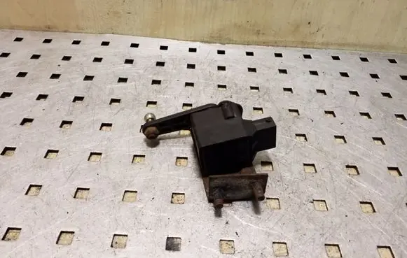 Headlight/headlamp level sensor