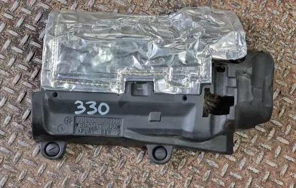 Volvo XC60 Heat shield in engine bay 31437477