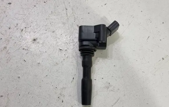 Audi Q3 8U High voltage ignition coil 04E905110E 77300006