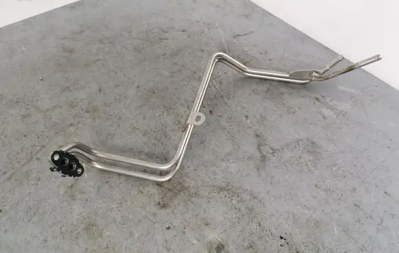 Volkswagen PASSAT B8 Engine coolant pipe/hose 04E122157M