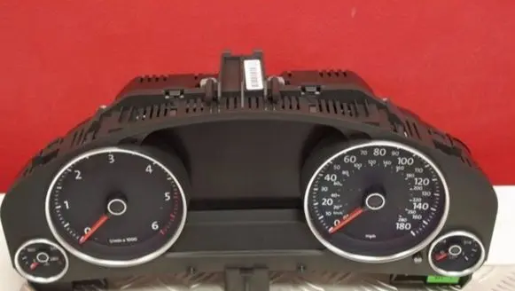 Volkswagen Touareg II Speedometer (instrument cluster)