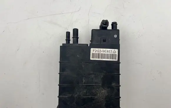 Ford Edge II Active carbon filter fuel vapour canister F2G39E857D