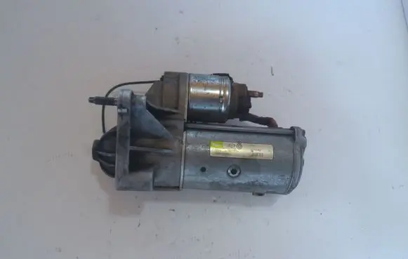 Renault Laguna II Starter motor 8200331251 D7R49 07L41609FP