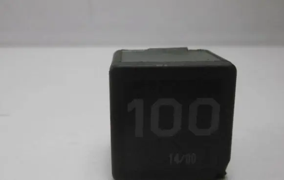 Volkswagen PASSAT B5 Other relay 7M0951253A
