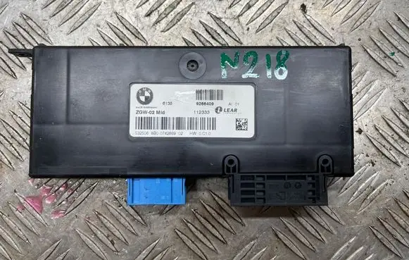 BMW 5 F10 F11 Gateway control module 9266409 112333 8R0074286