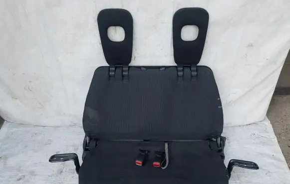 Citroen C-Crosser Rear seat 