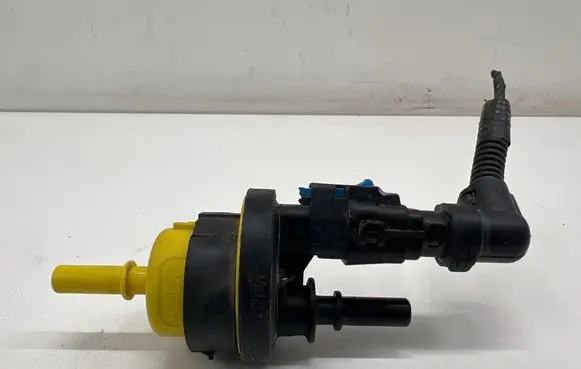 Renault Captur II Vacuum valve V29122964