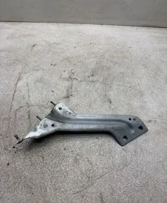 Audi Q5 SQ5 Fender mounting bracket 8R0821135