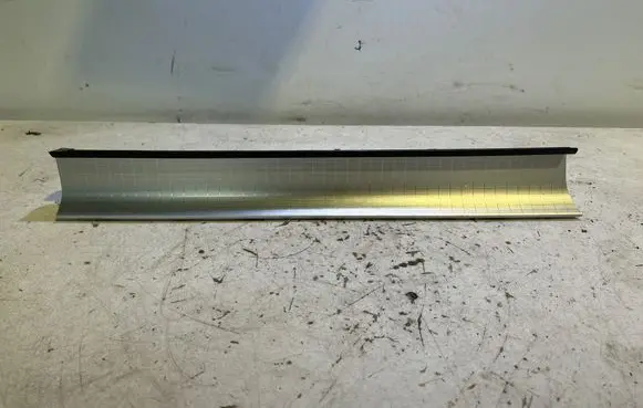 Volvo XC40 Dashboard glove box trim 32277155 V316V H981M