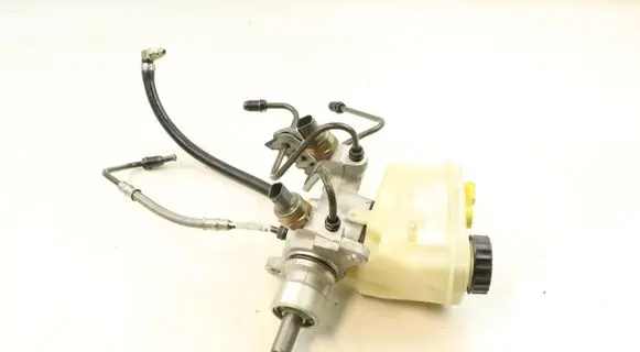 BMW 3 E46 Master brake cylinder 6751589 2282343 34326751589