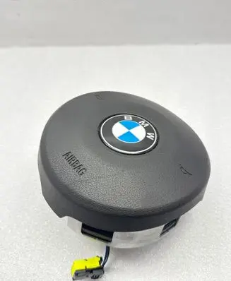 Steering wheel airbag