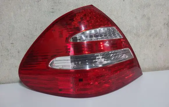 Mercedes-Benz E W211 Rear/tail lights A2118200564