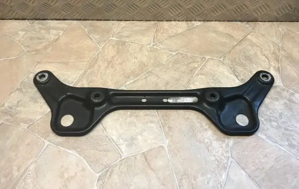 Mercedes-Benz E W212 Steering rack mounting bracket A2046280011