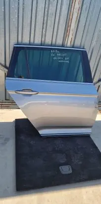 Volkswagen PASSAT B8 Rear door 