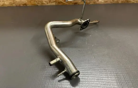 Volvo XC90 Engine coolant pipe/hose